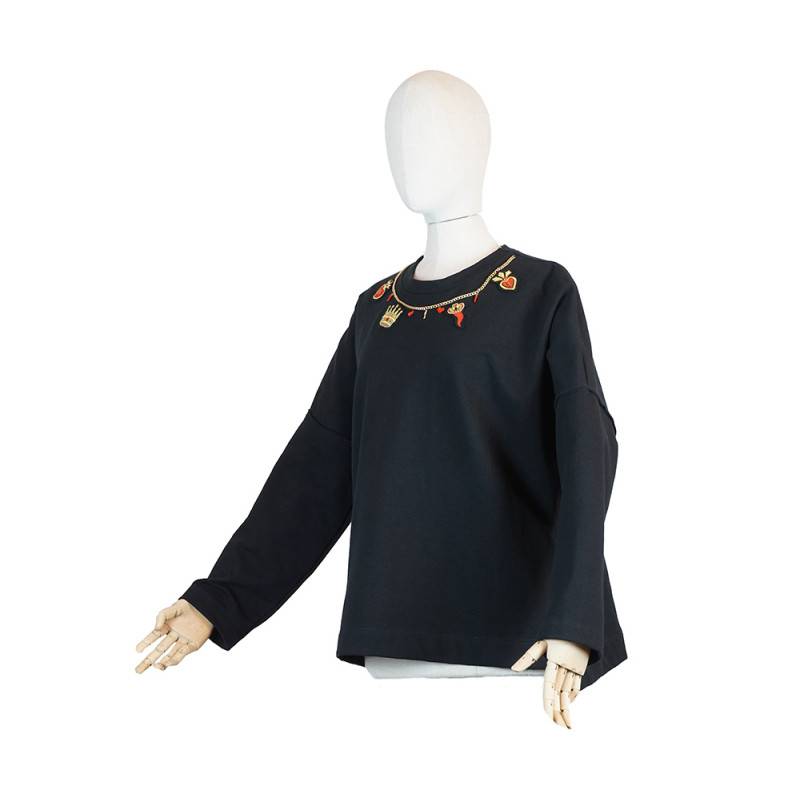 Sudadera oversize con charms